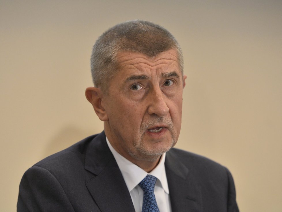 Andrej Babiš během zveřejňování výsledků státního rozpočtu za rok 2016 (na tiskovce konané 3. ledna 2017)