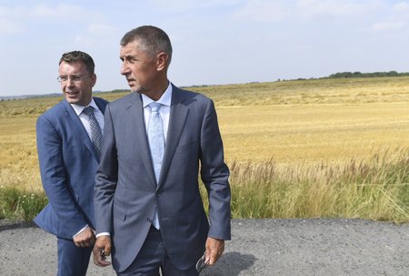 Premiér Babiš a ministr dopravy Kremlík