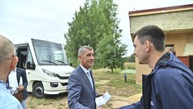 Andrej Babiš na výjezdu do Středočeského kraje, kde řešil boj se suchem (17. 7. 2019).