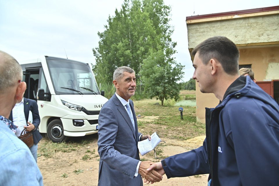 Andrej Babiš na výjezdu do Středočeského kraje, kde řešil boj se suchem (17.7.2019)