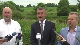 Andrej Babiš s ministry Tomanem a Brabcem vyrazil na Benešovsko řešit problematiku sucha a zadržování vody v krajině.