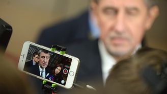 Babiš o plánu vyhostit ruské diplomaty informoval Zemana