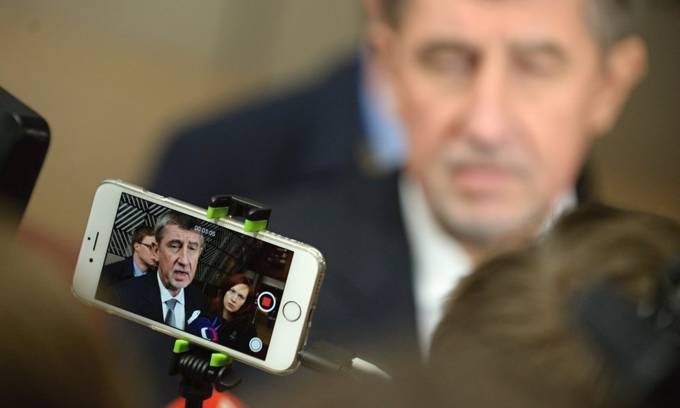 Babiš zvažuje vyhostit ruské diplomaty