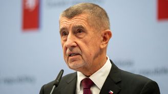 Slabiš vycenil zuby na koaliční partnery. Blíží se pád dvou šikanovaných ministrů? Slabiš vycenil zuby na koaliční partnery. Blíží se pád dvou šikanovaných ministrů?