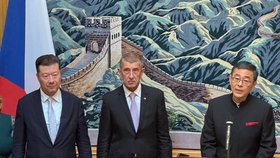 Tomio Okamura a Andrej Babiš na čínské ambasádě při příležitosti 77 let od vzniku ČLR (30.9.2026)
