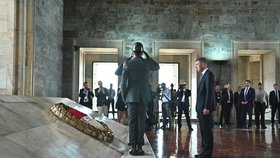 Babiš navštívil Atatürkovo mauzoleum v Ankaře (3.9.2019)