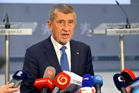 Před volbami slíbili zrušení, muniční iniciativa bude pokračovat. Babiš a Okamura vysvětlují, proč