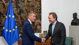 Andrej Babiš (ANO) přijal ve Strakovce nového velvyslance Rakouska Philippa Charwatha (24.9.2026)