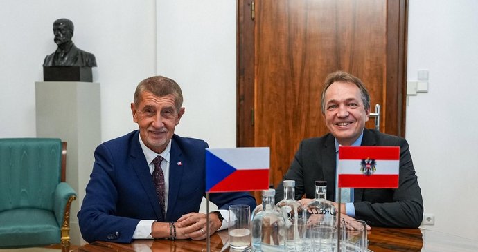 Andrej Babiš (ANO) přijal ve Strakovce nového velvyslance Rakouska Philippa Charwatha (24.9.2026)