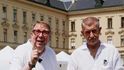 Andrej Babiš na akci s Alešem Juchelkou a zaměstnanci v sociálních službách na zahradě Úřadu vlády (20.6.2026) Andrej Babiš na akci s Alešem Juchelkou a zaměstnanci v sociálních službách na zahradě Úřadu vlády (20.6.2026)