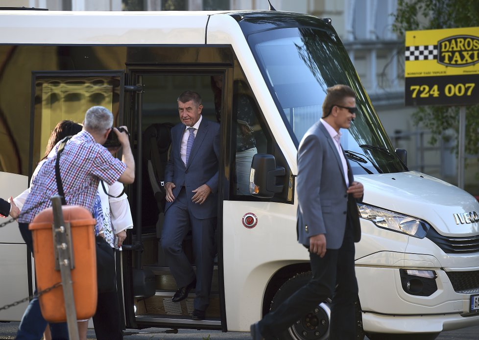 Andrej Babiš se svým kabinetem v Ústeckém kraji (14.5.2018)