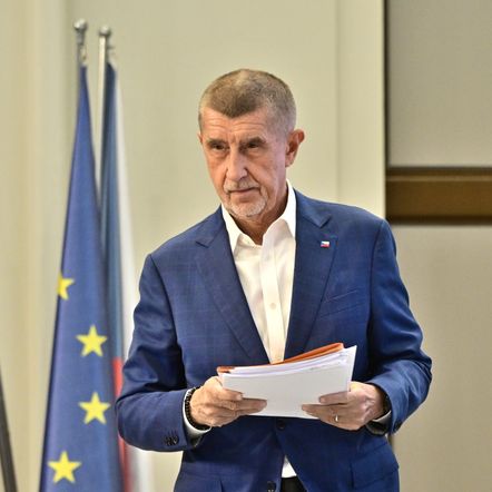 Babiš obelhává veřejnost. S Agrofertem prý nic společného nemá, ale inkasoval od něj miliardy Babiš obelhává veřejnost. S Agrofertem prý nic společného nemá, ale inkasoval od něj miliardy