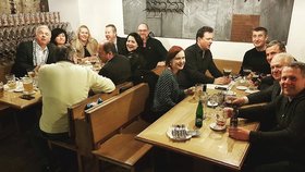 Výjezd Babišovy vlády do Zlínského kraje: U piva se sešli i s hejtmanem Čunkem (KDU-ČSL)