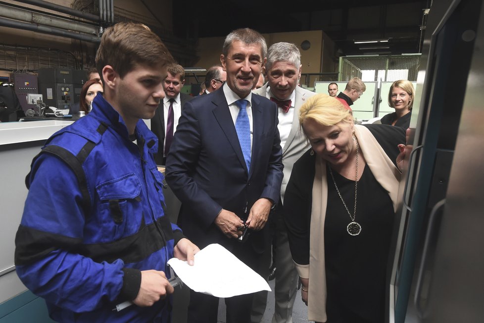 Babiš při výjezdu vlády do Moravskoslezského kraje v dílnách Střední odborné školy ve Frýdku-Místku