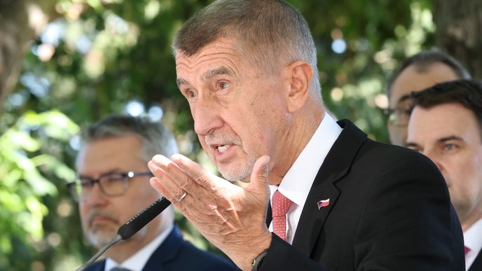 Tiskovka vlády Andreje Babiše (ANO) k půl roku vládnutí (9.7.2026) Tiskovka vlády Andreje Babiše (ANO) k půl roku vládnutí (9.7.2026)