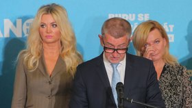 Lídr hnutí ANO Andrej Babiš na tiskové konferenci po skončení voleb do Poslanecké sněmovny. (9. října 2021)