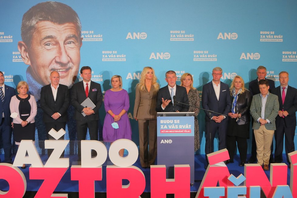 Lídr hnutí ANO Andrej Babiš na tiskové konferenci po skončení voleb do Poslanecké sněmovny (9. října 2021)