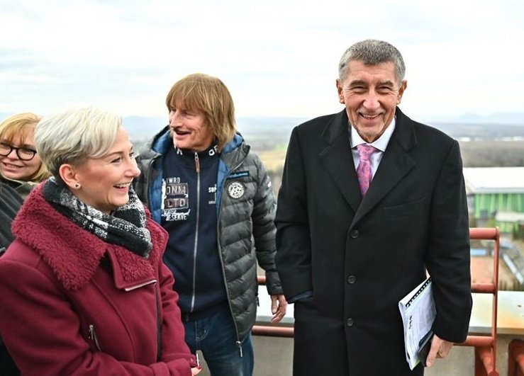 Premiér Andrej Babiš v Litvínově. Vlevo starostka z ANO Kamila Bláhová (30.1.2020)