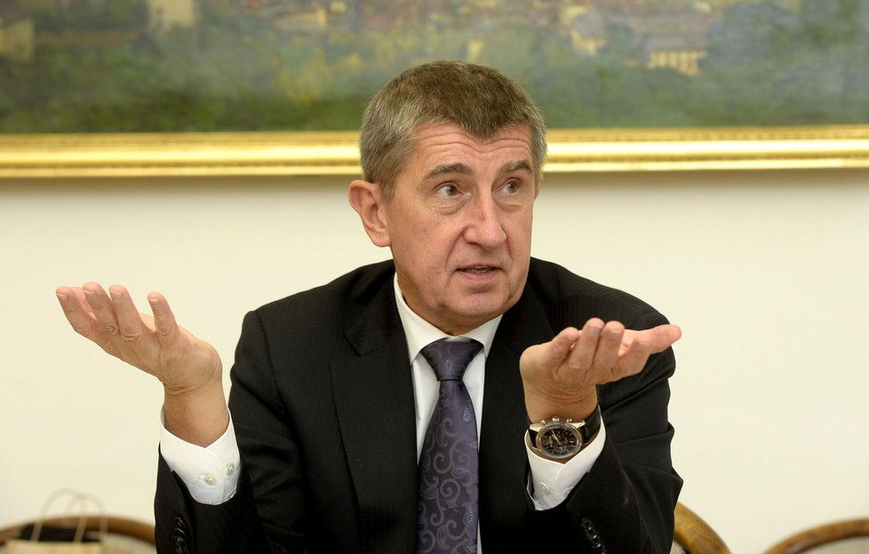 Pokud Andrej Babiš (ANO) využíval služební auto k cestám po kampani, bude to muset nahlásit.