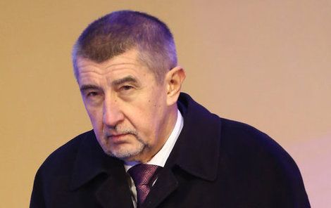 Andrej Babiš (62, ANO), vicepremiér, ministr financí.  100 % akcií Agrofertu a  100 % akcií SynBiolu.