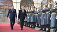 První zahraniční cesta premiéra Babiše vedla loni v lednu na Slovensko.