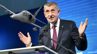 Babiš chce Hrad, Prahu i senát, nedostane ani jedno. Tak se začal lísat k antivaxerům Babiš chce Hrad, Prahu i senát, nedostane ani jedno. Tak se začal lísat k antivaxerům