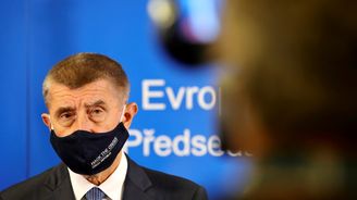 Babiš po schůzce s nakaženou Rážovou do karantény nemusí. Podle hygieniků seděl dost daleko