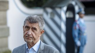 Babiš se bojí Zemana jako čert kříže, tvrdí opozice. Jmenování šéfa BIS chce nechat na příští vládě