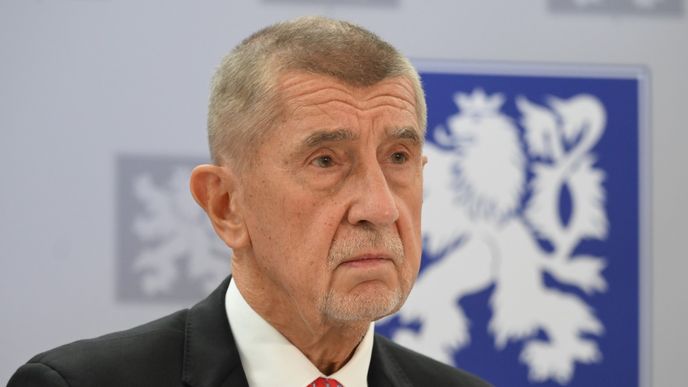 Premiér Andrej Babiš (ANO) před odletem na summit V4 (10.9.2026) Premiér Andrej Babiš (ANO) před odletem na summit V4 (10.9.2026)