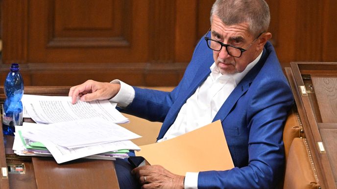 Předseda ANO Andrej Babiš během sněmovního jednání o vyslovení nedůvěry vládě.