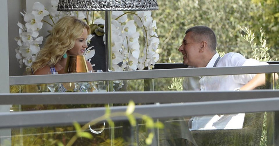 Andrej Babiš s partnerkou Monikou na romantické dovolené.