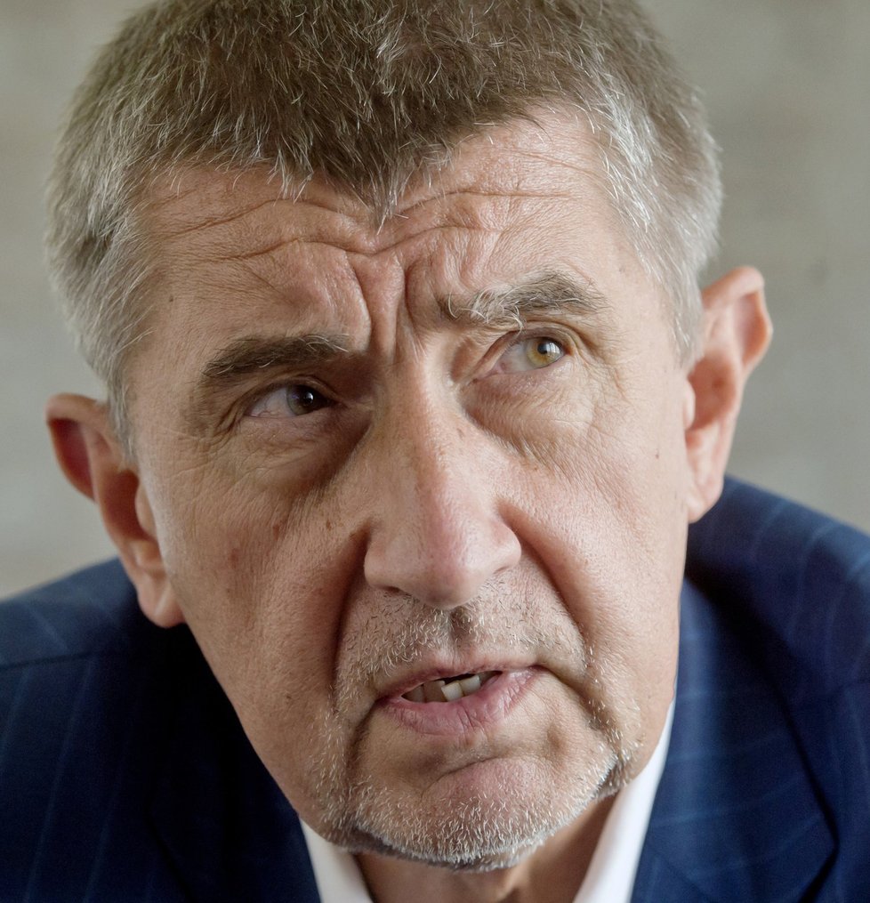 Andrej Babiš chtěl v pátek vyrazit na koncert kapely Tři sestry.