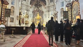 Pohřeb Andrije, který se utopil při bouři v jezeru Most.