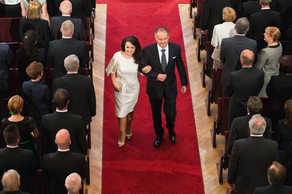 Slovenský prezident Andrej Kiska při inauguraci s novou první dámou Martinou Kiskovou