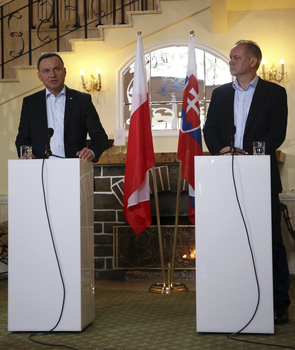 Polský prezident Andrzej Duda a slovenský prezident Andrej Kiska na tiskovce