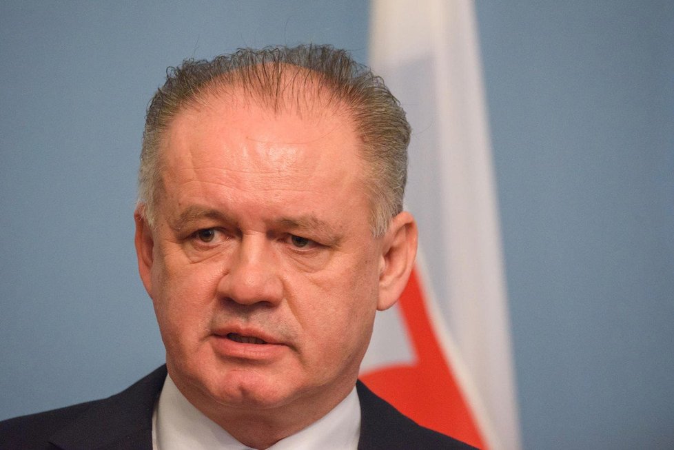 Slovenský prezident Andrej Kiska očekává, že po skončení v prezidentském úřadu v polovině letošního června bude v daňové kauze své rodinné firmy KTAG obviněn i on sám. Vyšetřování případu, ve kterém už byl obviněn jeden z jednatelů KTAG, označila dnes hlava slovenského státu před novináři za mstu expremiéra a šéfa nejsilnější vládní strany Směr-sociální demokracie (Směr-SD) Roberta Fica.