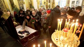 Andrej Pavlenko byl na pohřbu vystaven v otevřené rakvi.