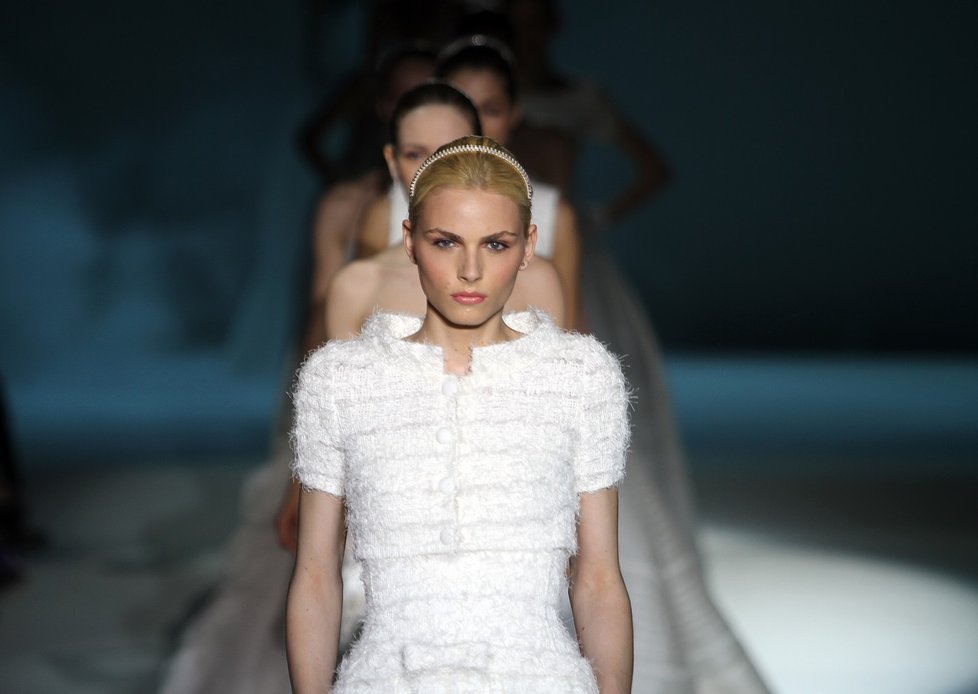 Dvacetiletý australsko-srbský model Andrej Pejic vypadal ve svatebních šatech úchvatně.