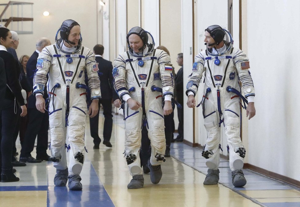 Astronaut Andrew Feustel se svými kolegy.