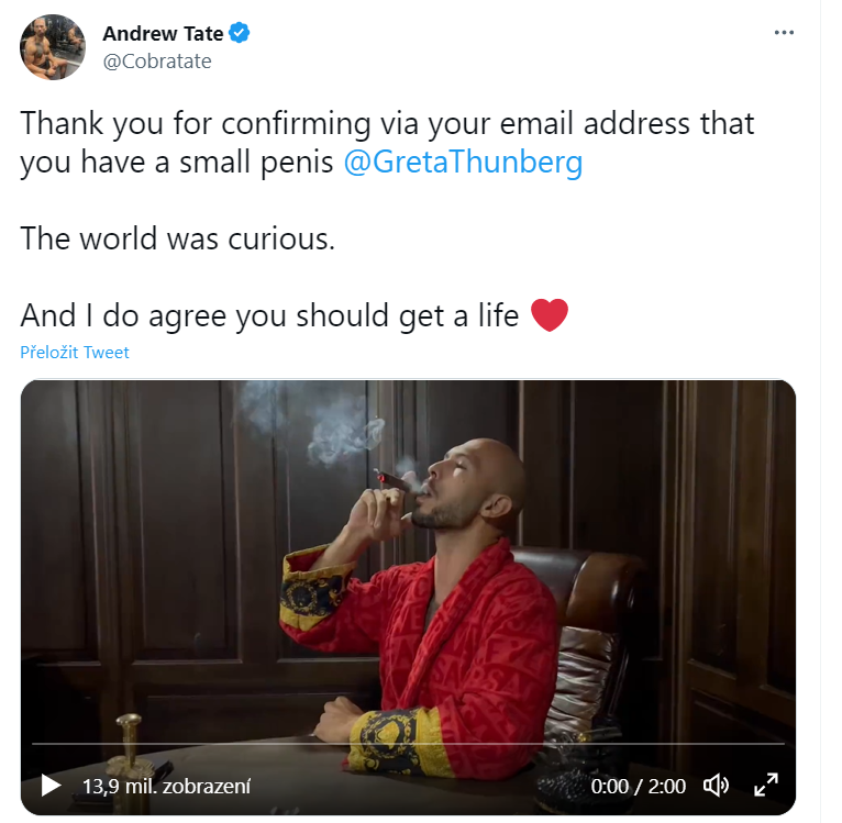 Tate zveřejnil video, ve kterém se obul do Grety thunbergové. Sám se tím ale omylem napráskal policii.