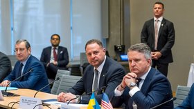 Andrij Jermak a Serhij Kyslycja na jednání s Američany o míru (23. 11. 2025).