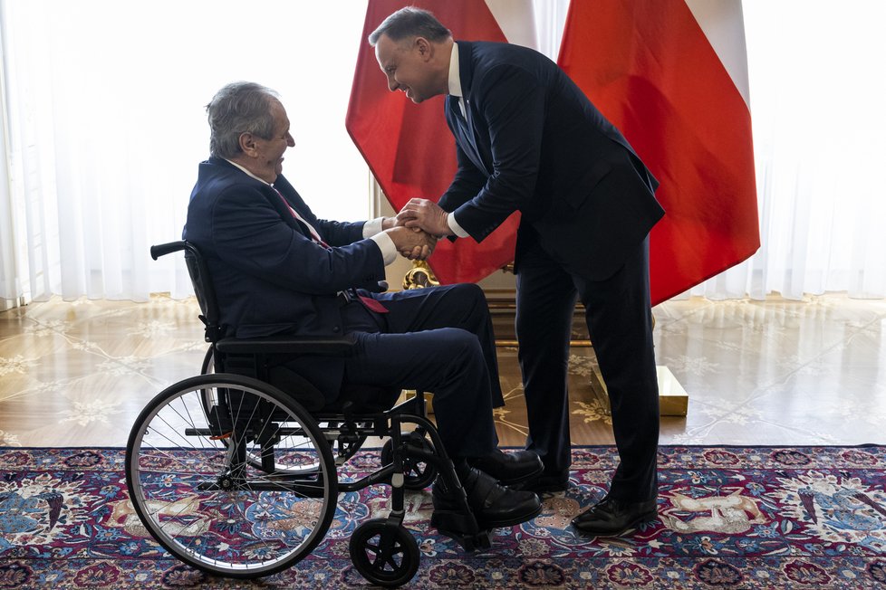 Polský prezident Andrzej Duda s českým prezidentem Milošem Zemanem (27. 4. 2022)