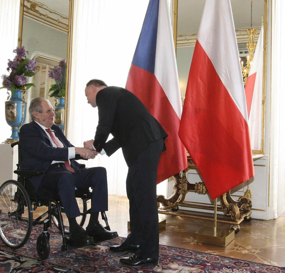 Polský prezident Andrzej Duda s českým prezidentem Milošem Zemanem (27.4.2022)