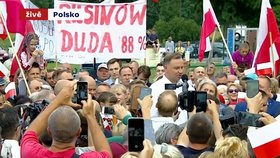 Polský prezident Andrzej Duda během vítězného projevu před svými příznivci po 2. kole voleb v POlsku (13.7.2020)