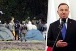 Polsko čelí přílivu migrantů, prezident vyhlásil výjimečný stav.