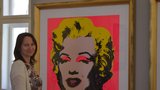 V Holešově zahájili výstavu Andyho Warhola: Prohlédnout si můžete jeho nejznámější obrazy
