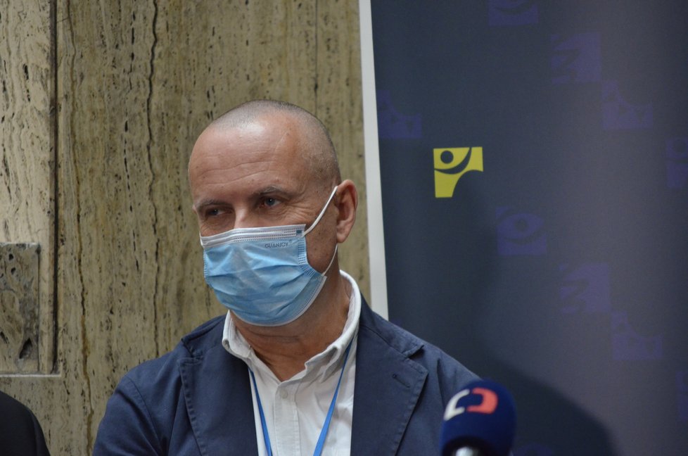 Anesteziolog Vladimír Černý na tiskové konferenci ministerstva zdravotnictví ohledně virového semaforu pro ČR (3.8.2020)