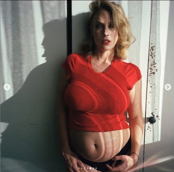 Aneta Krejčíková se nechala odvážně vyfotit v pátém měsíci těhotenství.
