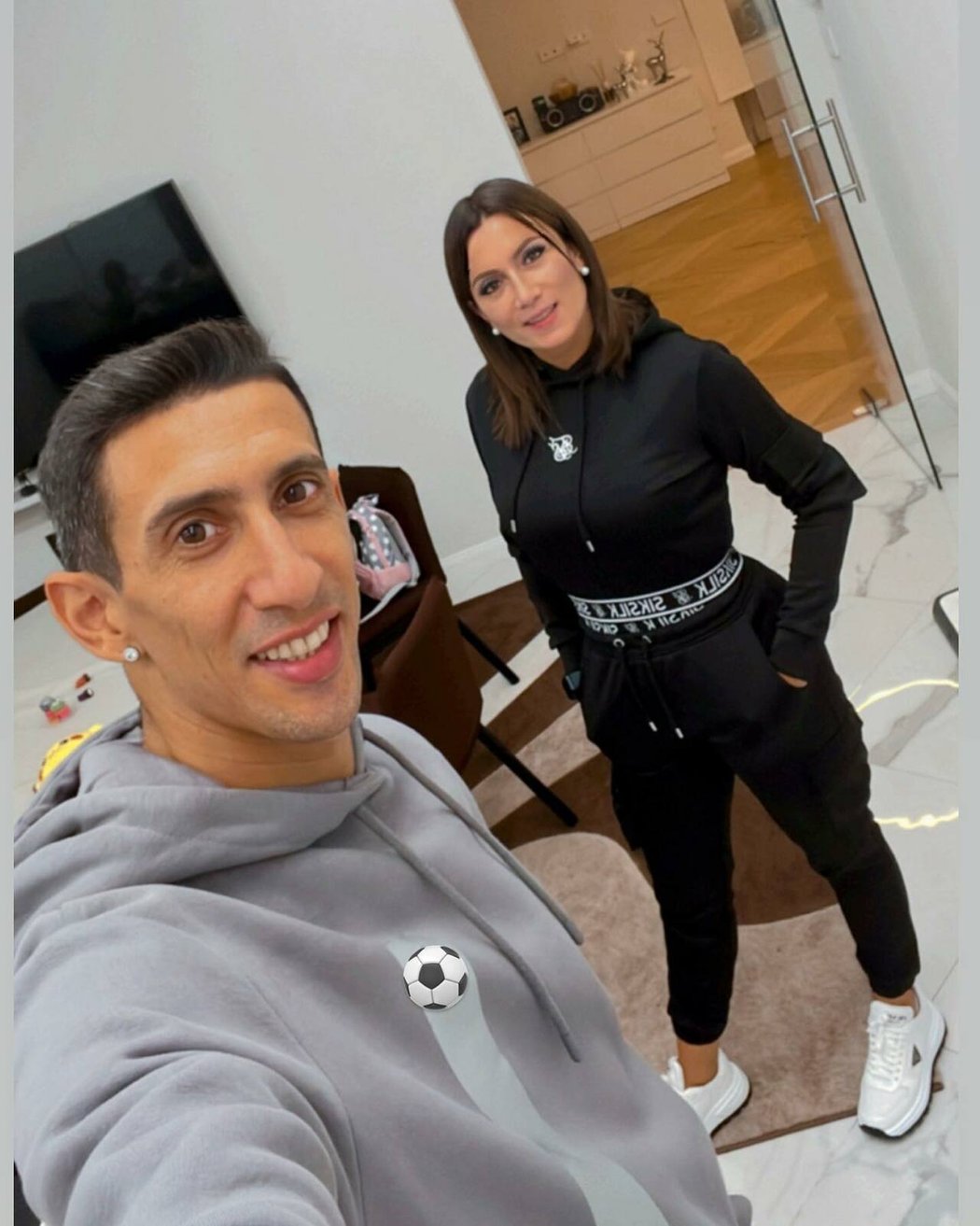 Di María a jeho půvabná žena Jorgelina