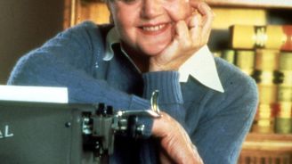 Skutečný život legendární Jessicy Fletcher: Bisexuální manžel, syn na drogách a dcera ve vražedné sektě Skutečný život legendární Jessicy Fletcher: Bisexuální manžel, syn na drogách a dcera ve vražedné sektě